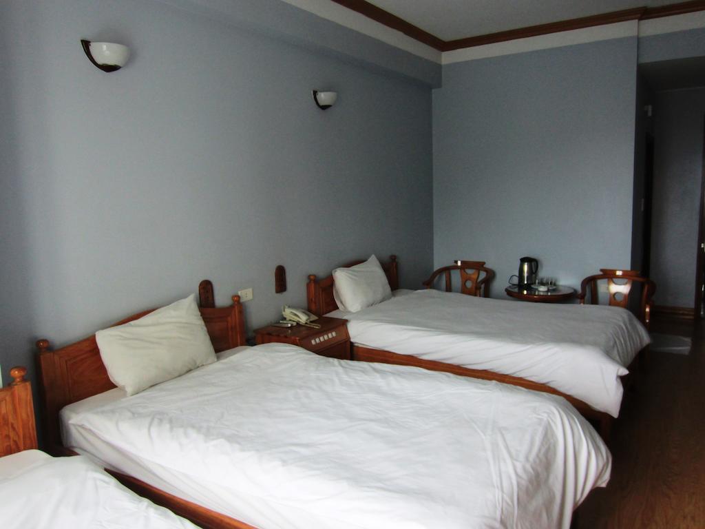 Green Bay Hotel Ha Long Bilik gambar