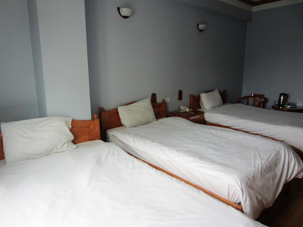Green Bay Hotel Ha Long Bilik gambar